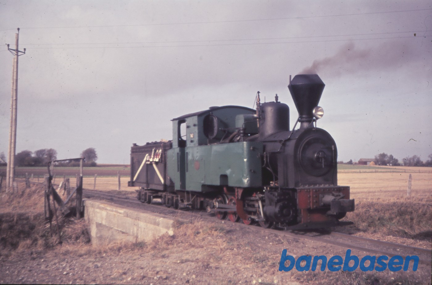 Damplokomotiv nr. 2 + vandvogn Damplokomotiv nr. 2 + vandvogn