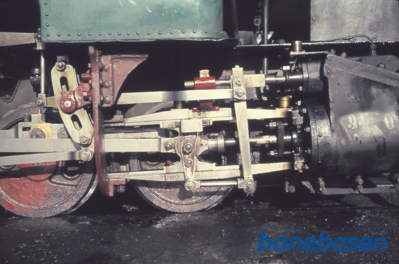 Damplokomotiv C 5, gangtøj og cylinder, højre side Damplokomotiv C 5, gangtøj og cylinder, højre side