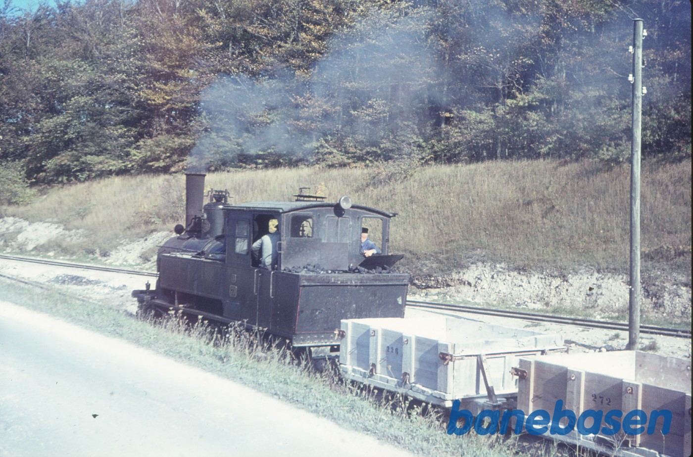 Damplokomotiv nr. 1 med tog i kalkbruddet Damplokomotiv nr. 1 med tog i kalkbruddet