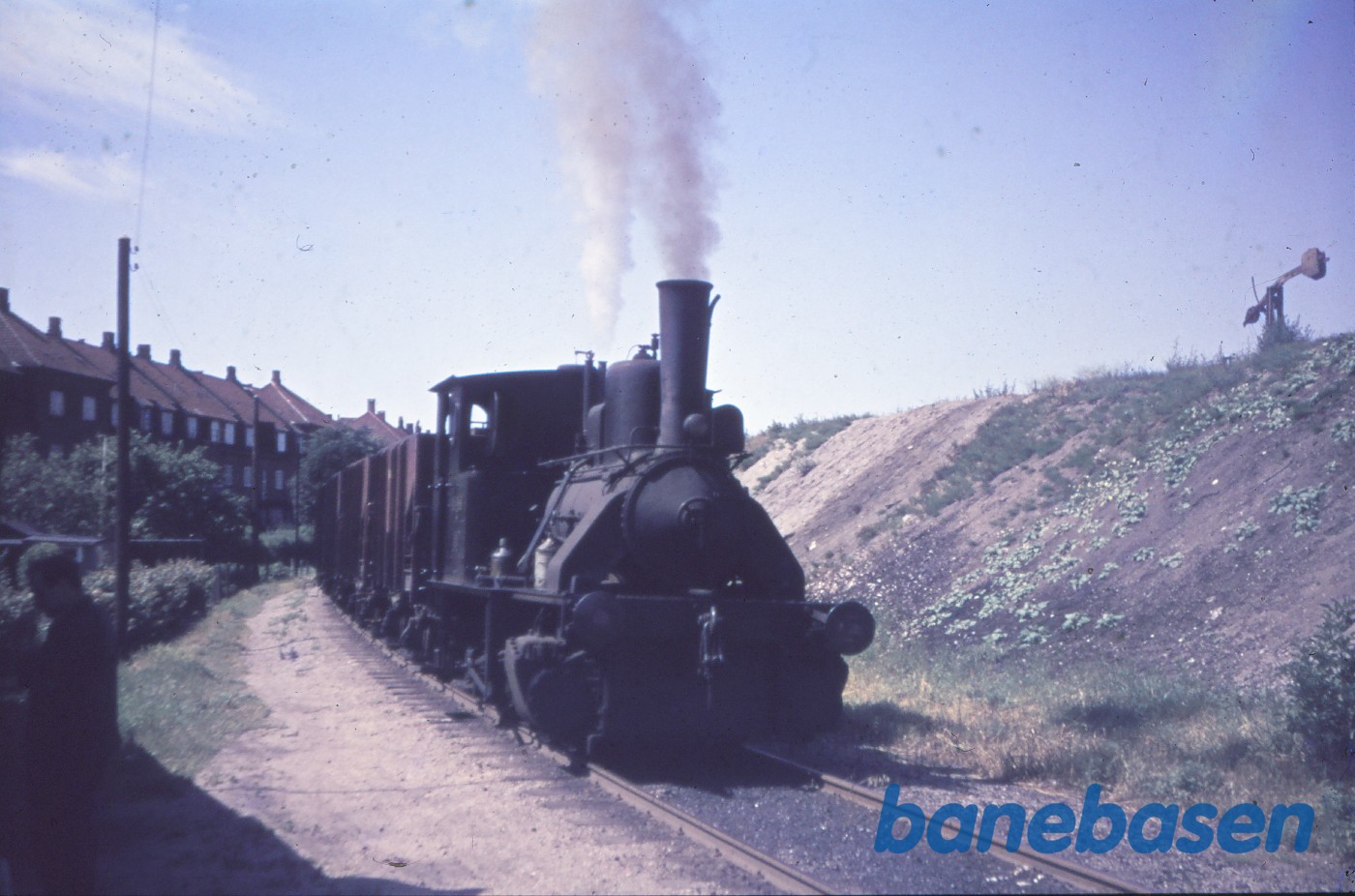 Tog og personale venter ved Enghavevej Tog og personale venter ved Enghavevej