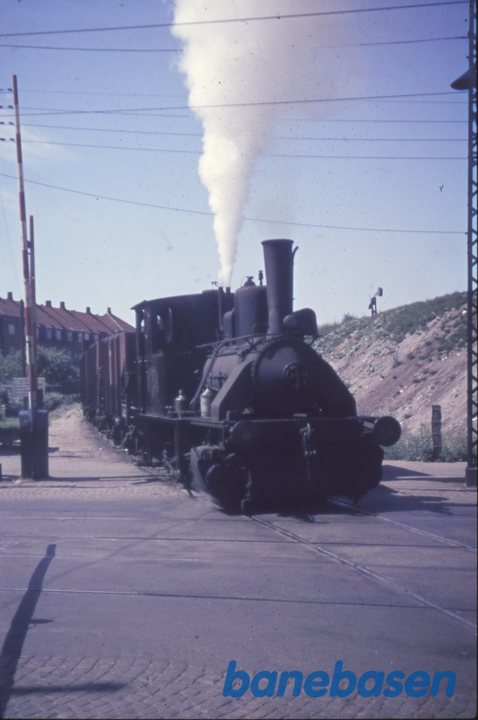 Tog på vej mod havnen ved Enghavevej Tog på vej mod havnen ved Enghavevej