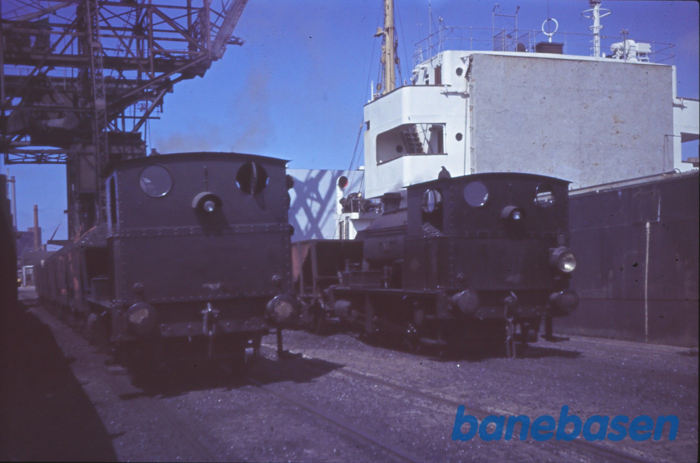 Tog på havnekajen Tog på havnekajen