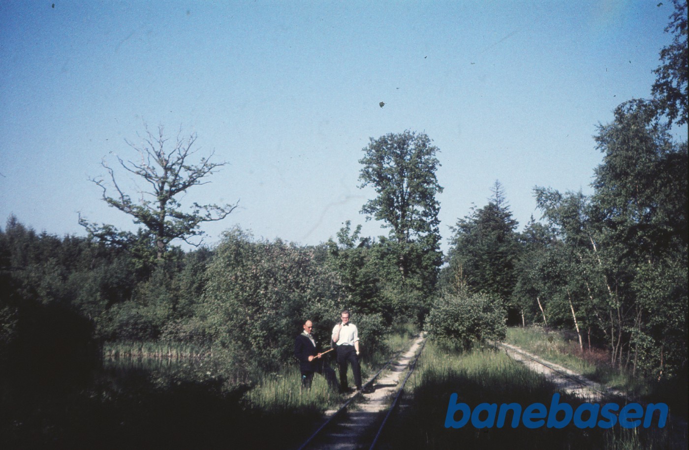 Teglværksspor for Allerød Teglværk og Bloustrød Teglværk, (Mogens Bruun og Tage Torben Vind) Teglværksspor for Allerød Teglværk og Bloustrød Teglværk, (Mogens Bruun og Tage Torben Vind)