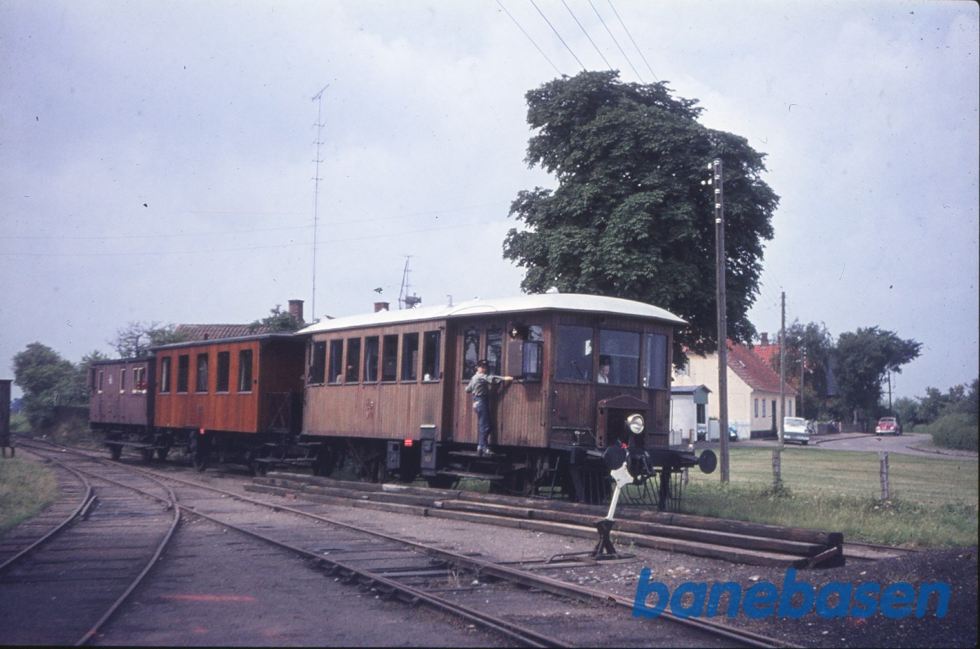 LB M 1 + NPMB C 31 + HHJ D 32 LB M 1 + NPMB C 31 + HHJ D 32