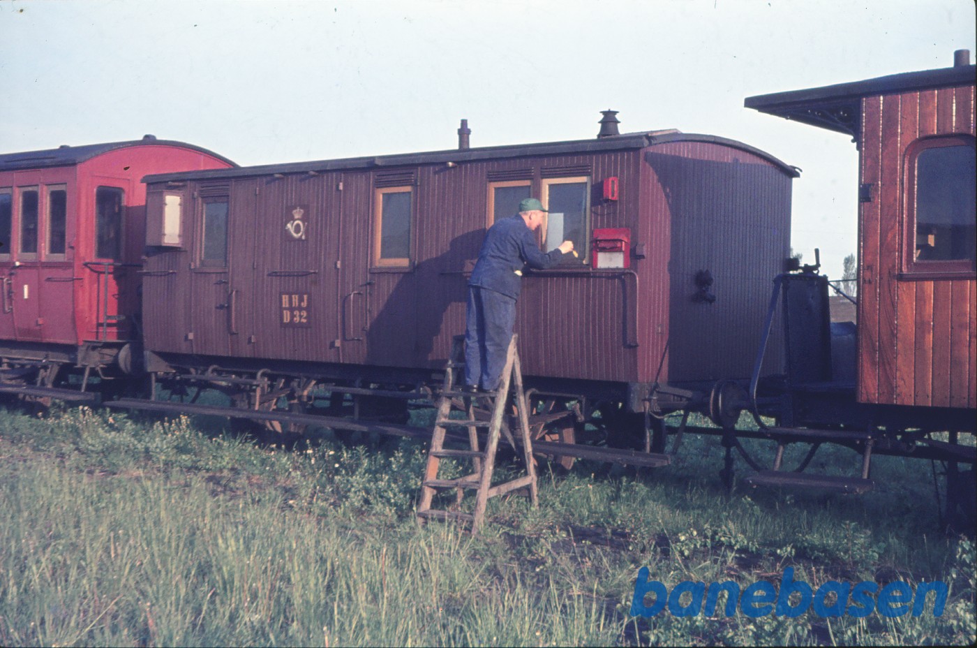 Post-og rejsegodsvogn HHJ D 32 (Robert J. maler) Post-og rejsegodsvogn HHJ D 32 (Robert J. maler)