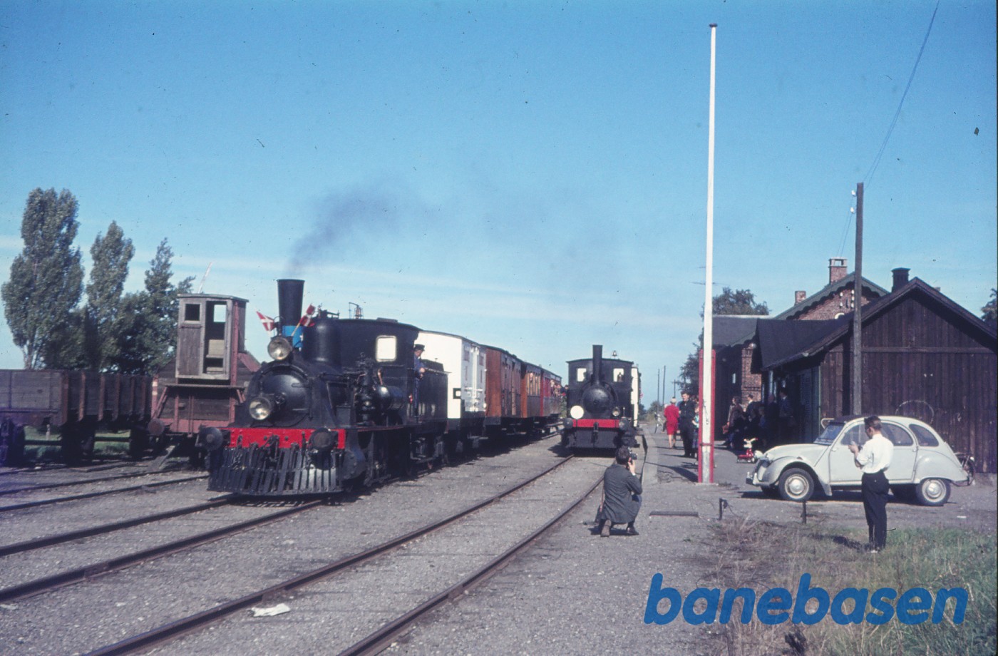 OHJ nr. 5 og ØSJS nr. 3 med veterantog OHJ nr. 5 og ØSJS nr. 3 med veterantog