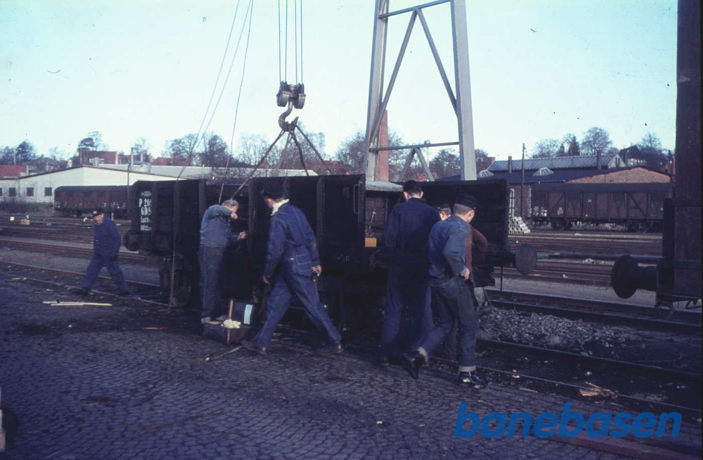 GDS P 209 på vej til at blive løftet på TF-vogn GDS P 209 på vej til at blive løftet på TF-vogn