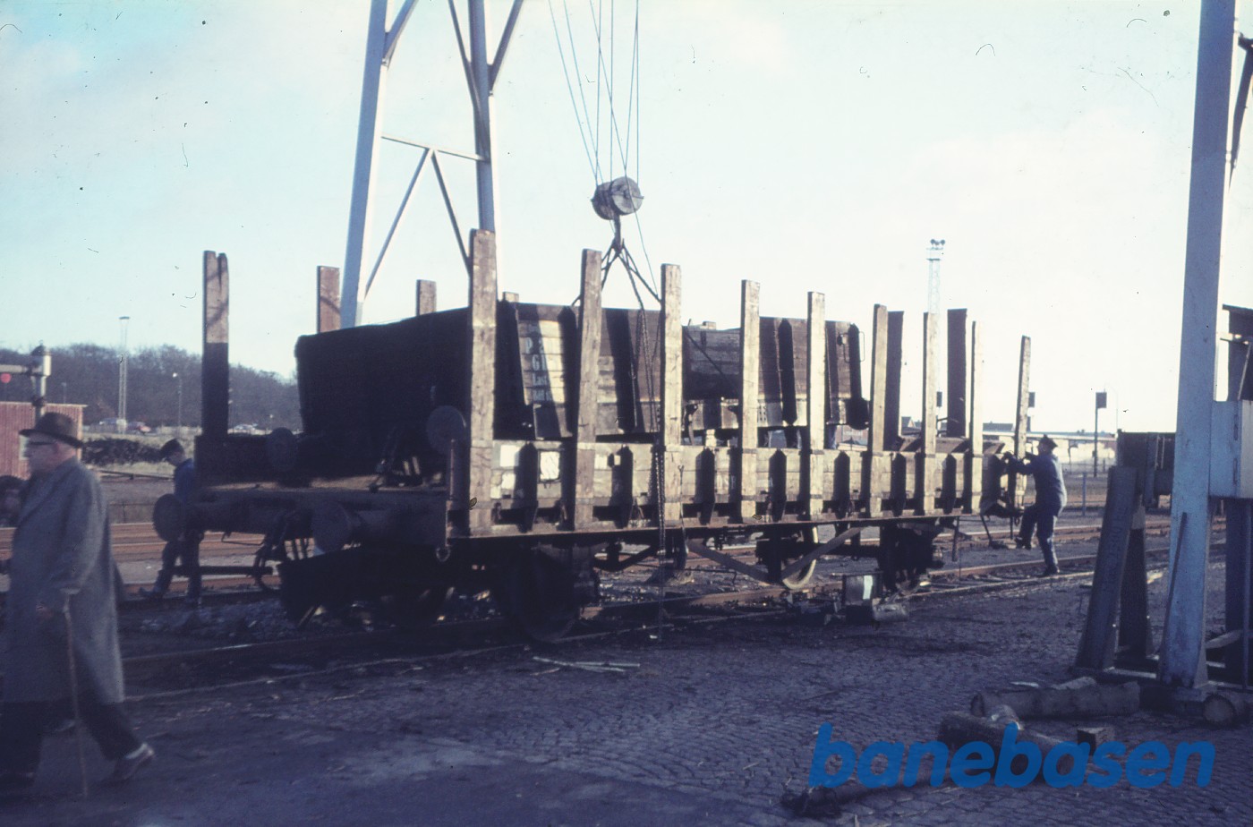 GDS P 209 læsses på DSB TF-vogn for transport til Maribo GDS P 209 læsses på DSB TF-vogn for transport til Maribo