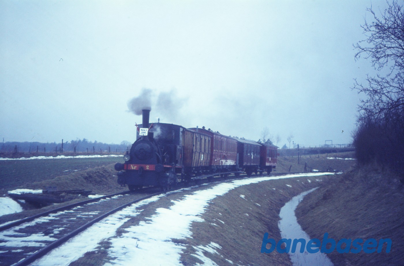 ØSJS nr. 2 med særtog for K.Balling Engelsen på sidesporet til KBE ØSJS nr. 2 med særtog for K.Balling Engelsen på sidesporet til KBE