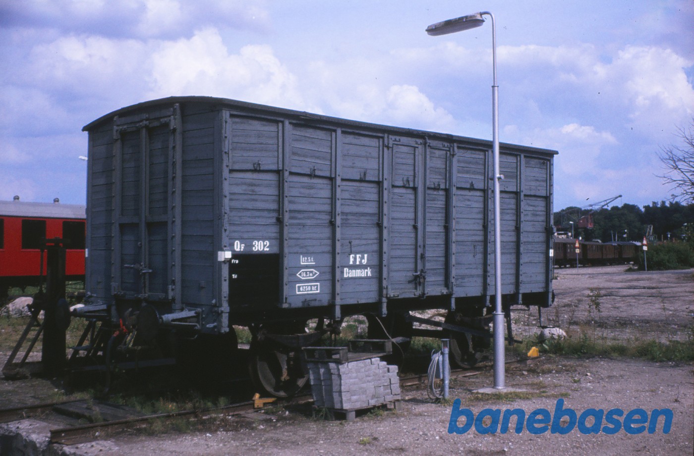 Lukket godsvogn FFJ QF 302 Lukket godsvogn FFJ QF 302