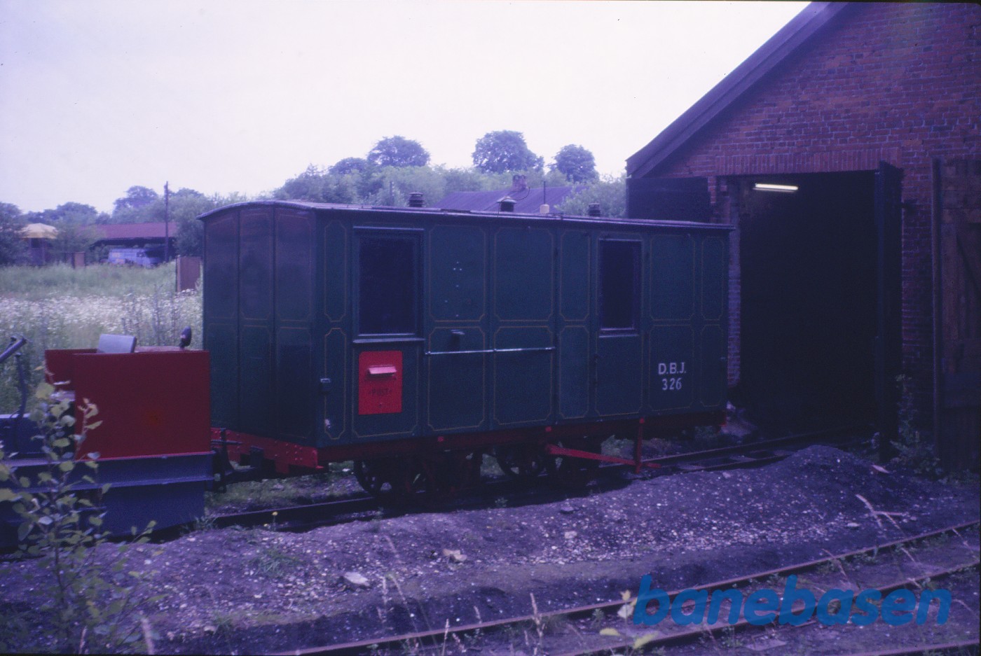 Postvogn DBJ 326 (afkortet i højde og aks.afstand, omsporet til 700 mm) Postvogn DBJ 326 (afkortet i højde og aks.afstand, omsporet til 700 mm)
