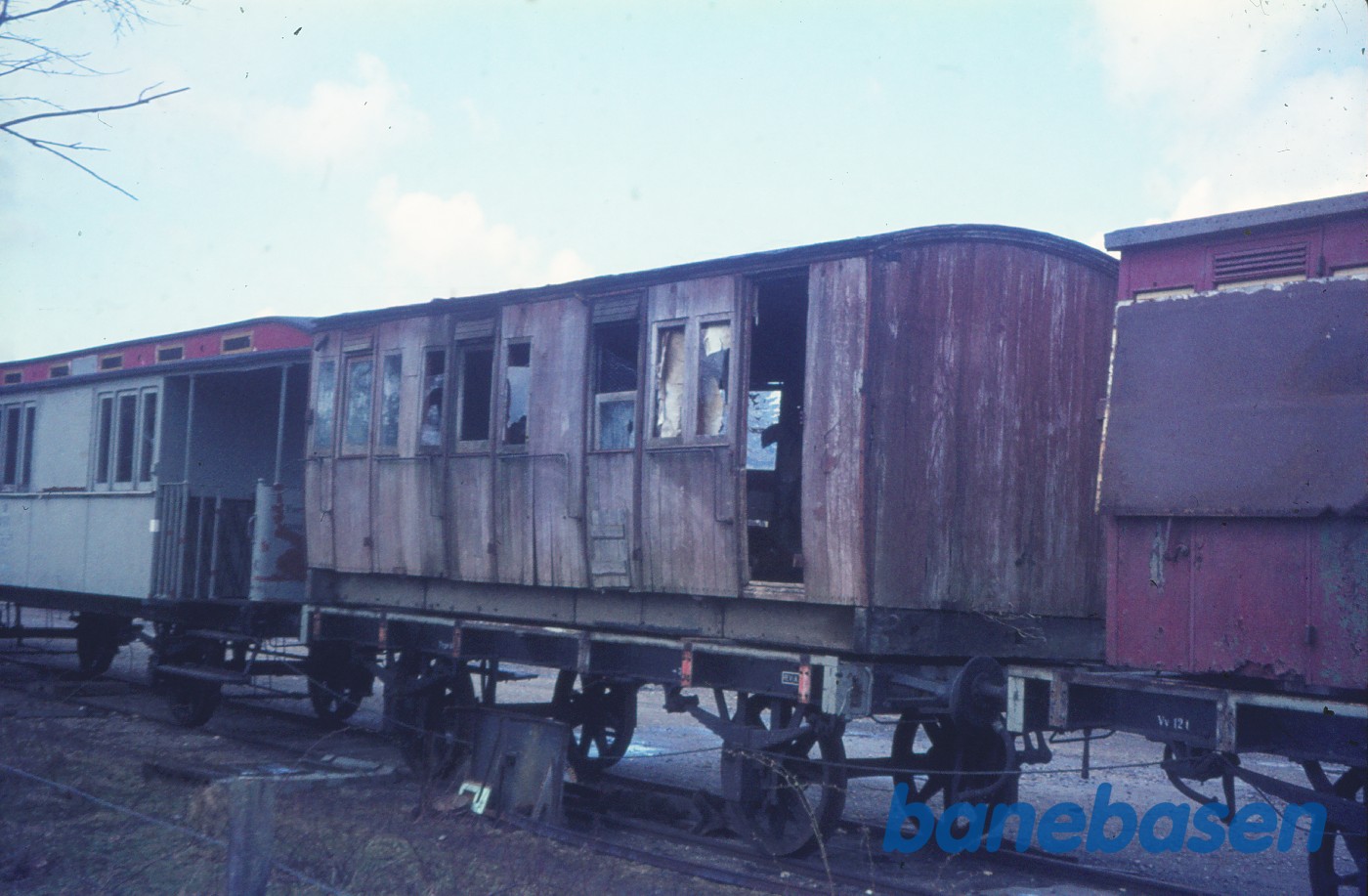 Vognkasse fra ØSJS C 7 anbragt på undervogn fra ? Vognkasse fra ØSJS C 7 anbragt på undervogn fra ?