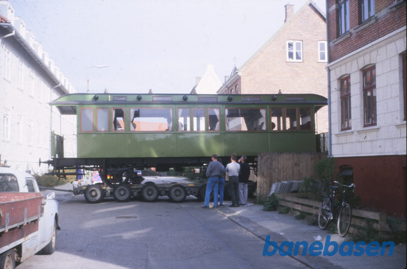 Personvogn KSB A 6 nyrestaureret fra kommunens værksted i Murergade Personvogn KSB A 6 nyrestaureret fra kommunens værksted i Murergade