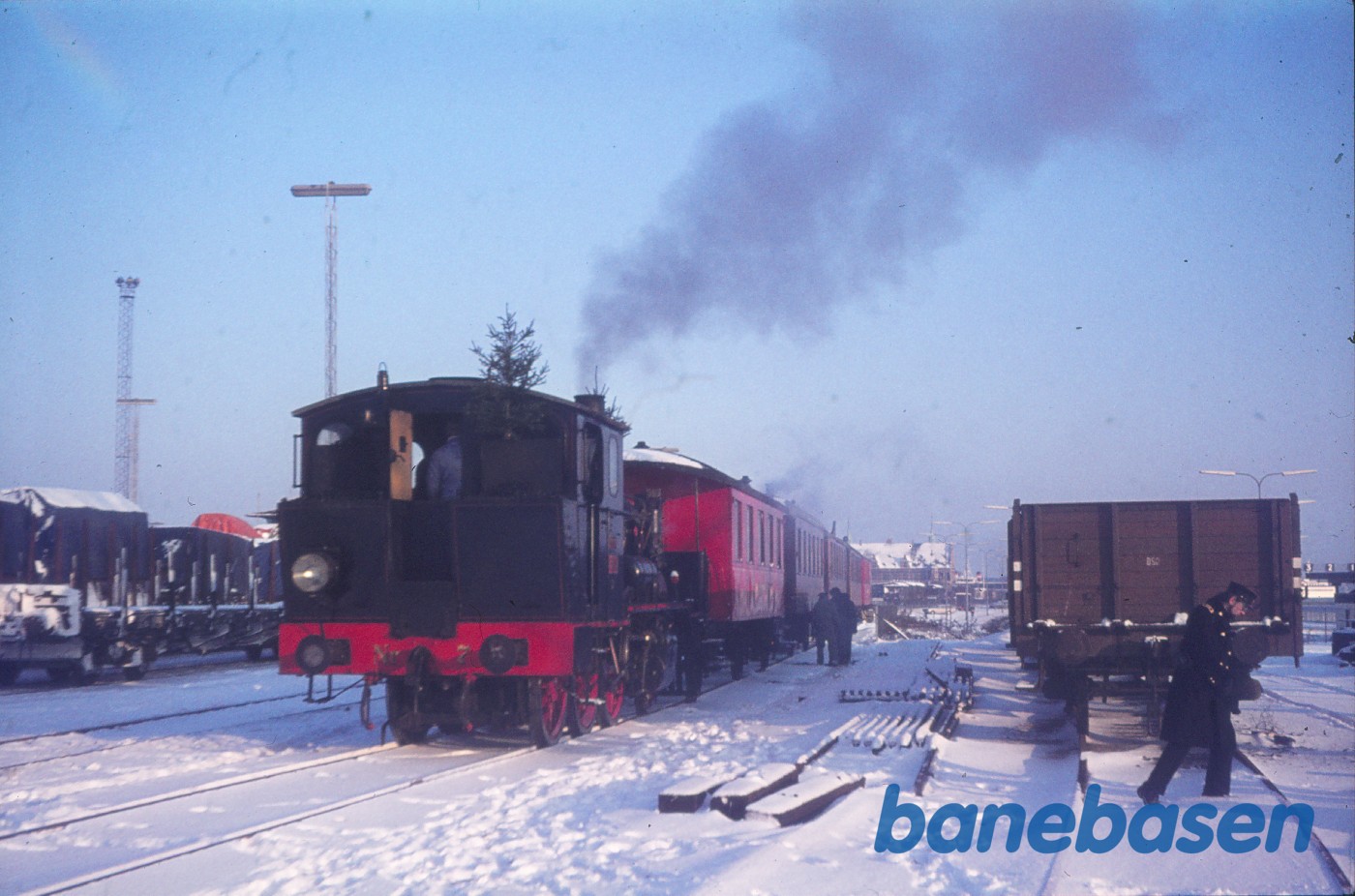 ØSJS nr. 7 med veterantog (juletog) ØSJS nr. 7 med veterantog (juletog)