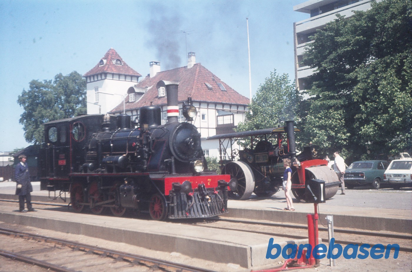 ØSJS nr. 7 og damptromle ØSJS nr. 7 og damptromle