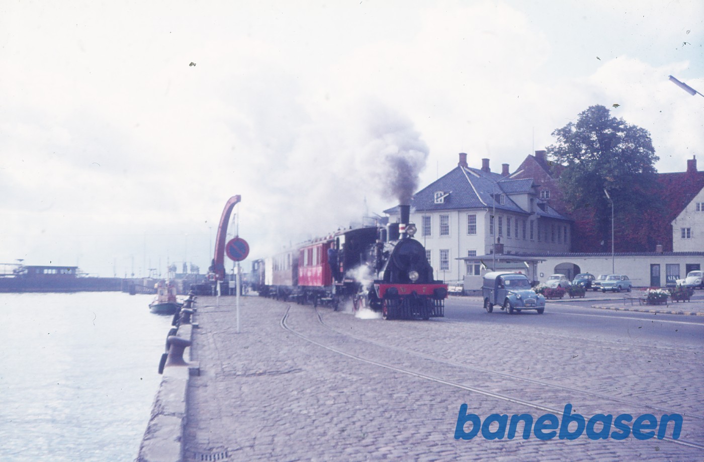 ØSJS nr. 7 rangerer med HgJK-materiel ØSJS nr. 7 rangerer med HgJK-materiel