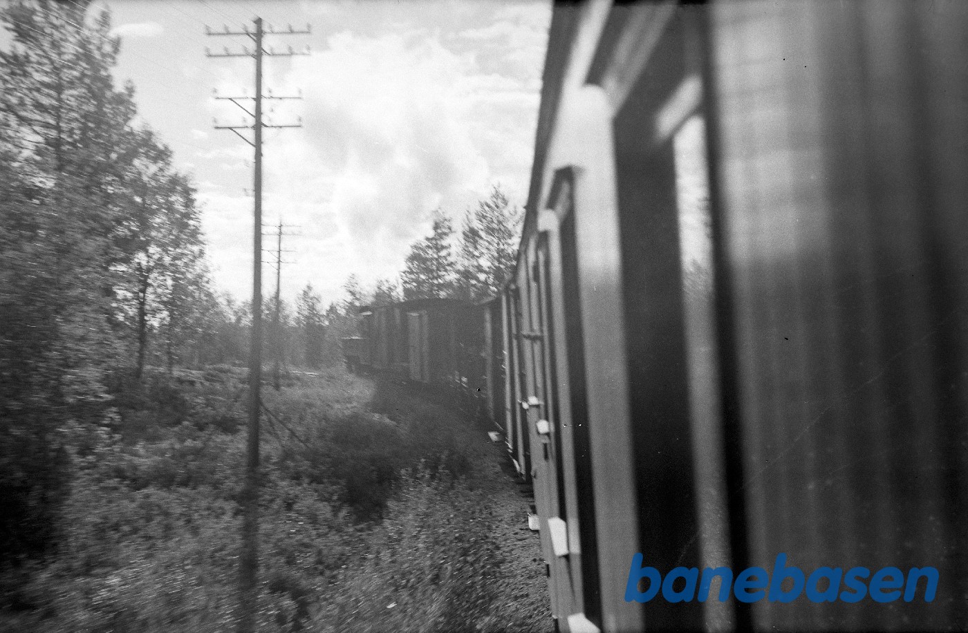 Tog ved Harkerudbakken mellem Mork og Killingmo Tog ved Harkerudbakken mellem Mork og Killingmo