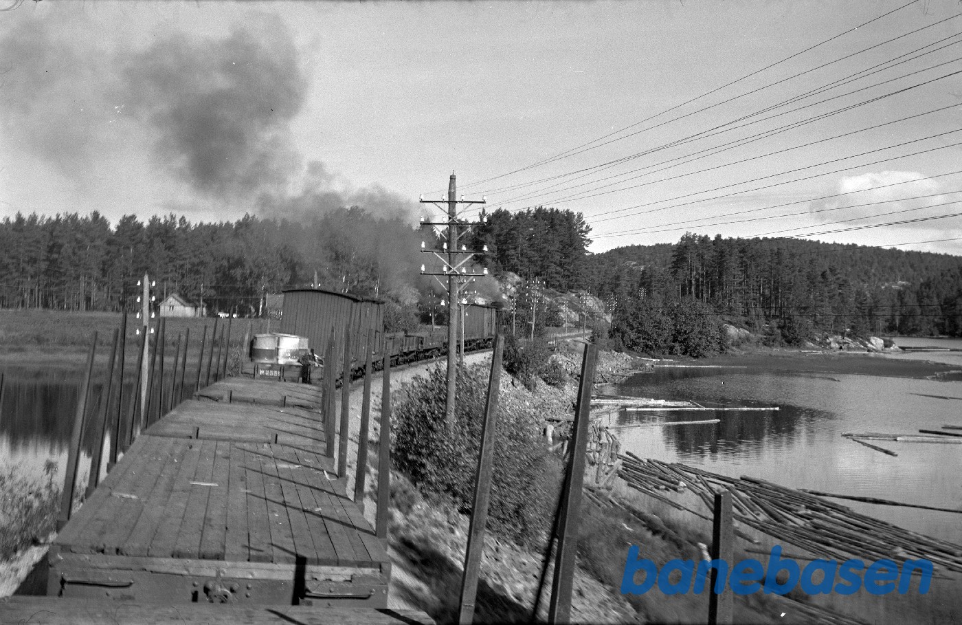 Nordgående godstog 5661 ved Hornskilen bro, set fra bagerste vogn Nordgående godstog 5661 ved Hornskilen bro, set fra bagerste vogn