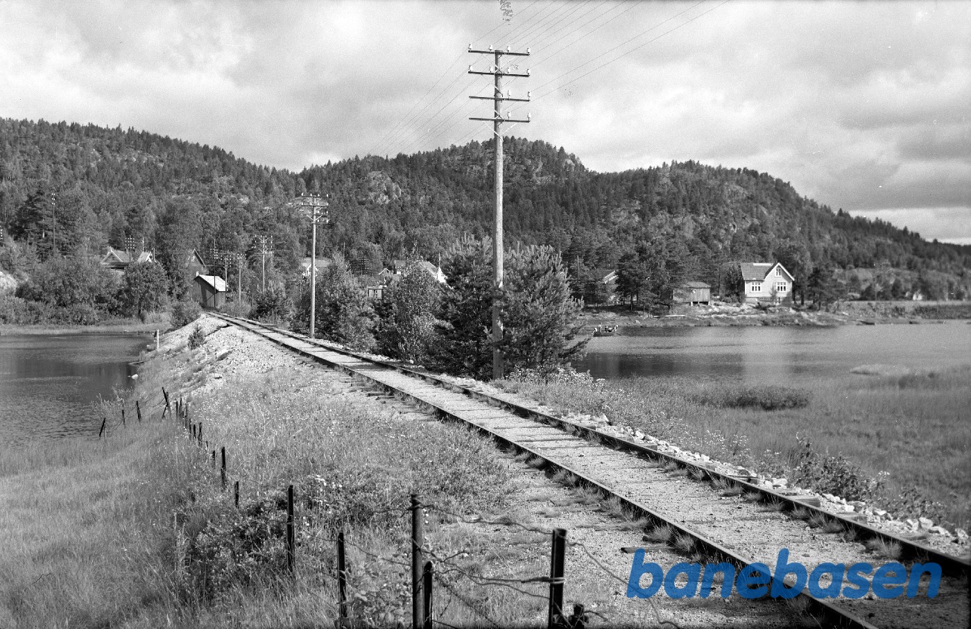 Strækning ved Kilebugten, set mod Hægeland Strækning ved Kilebugten, set mod Hægeland