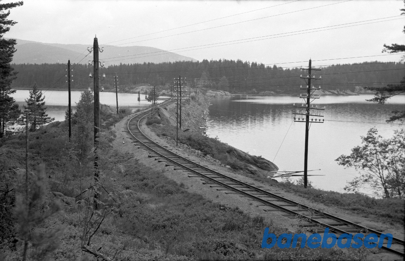 Strækning ved Voile bro, set mod nord Strækning ved Voile bro, set mod nord