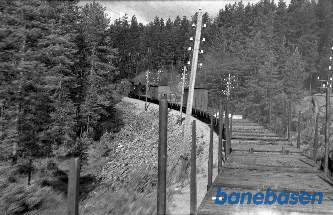 Nordgående godstog 5661 mellem Hestvåg og Voile Nordgående godstog 5661 mellem Hestvåg og Voile