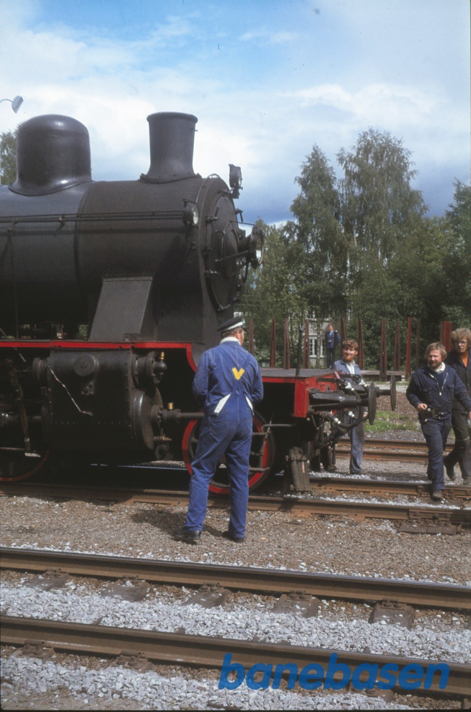 Lokomotiv-personale ved NSB damplokomotiv type 24b nr. 236 Lokomotiv-personale ved NSB damplokomotiv type 24b nr. 236