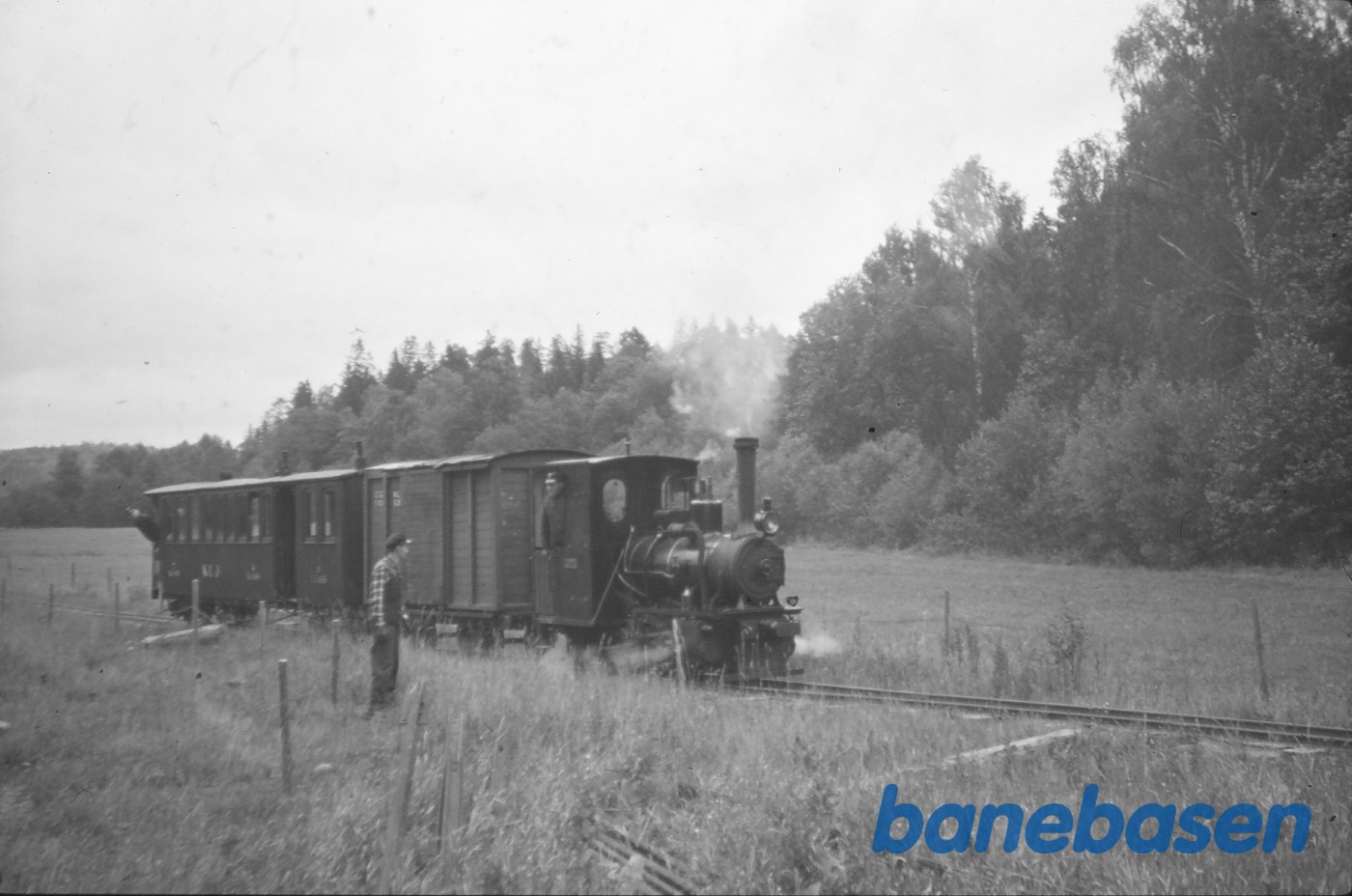 Damplokomotiv nr. 2 "LOTTA" med veterantog Damplokomotiv nr. 2 "LOTTA" med veterantog