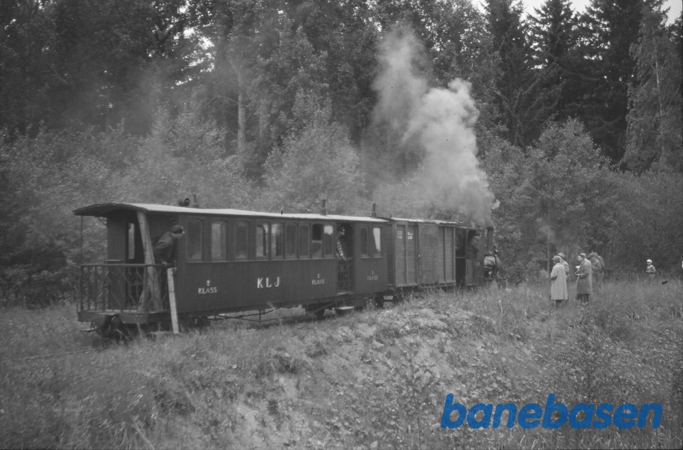 Damplokomotiv nr. 2 "LOTTA" med veterantog Damplokomotiv nr. 2 "LOTTA" med veterantog