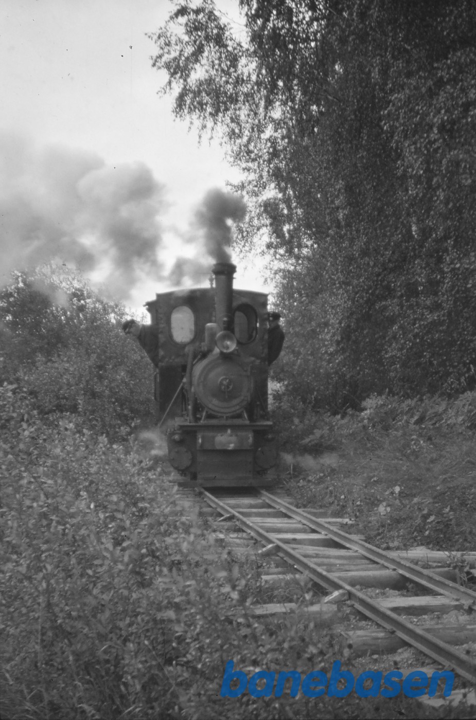 Damplokomotiv nr. 2 "LOTTA" med veterantog Damplokomotiv nr. 2 "LOTTA" med veterantog