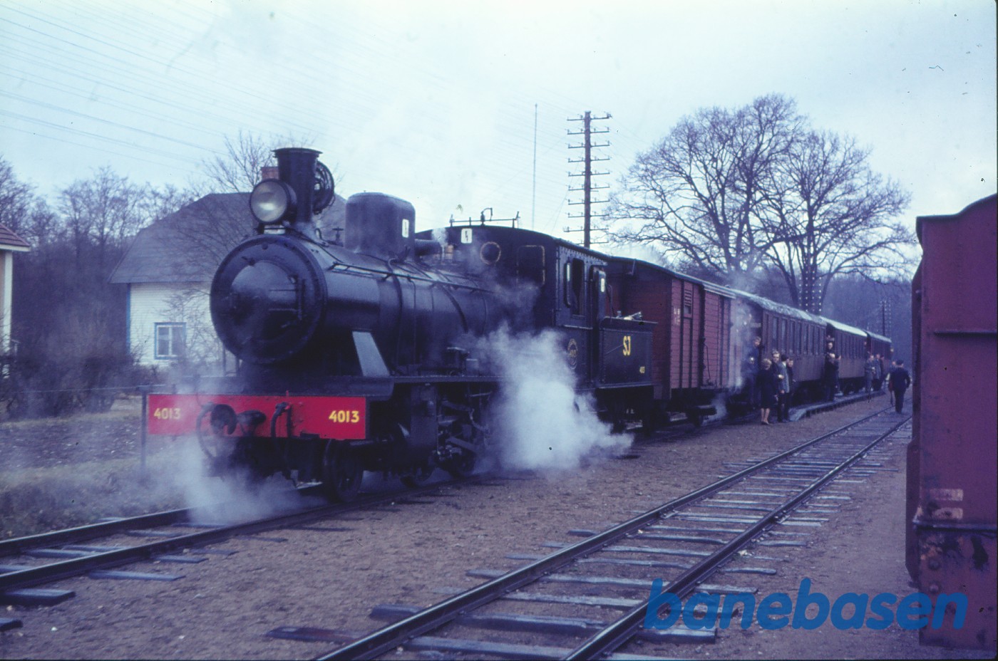 L2t 4013 med udflugtstog for DJK L2t 4013 med udflugtstog for DJK