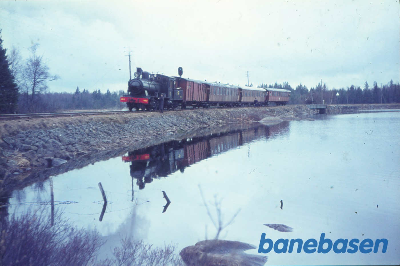 L2t 4013 med udflugtstog for DJK L2t 4013 med udflugtstog for DJK