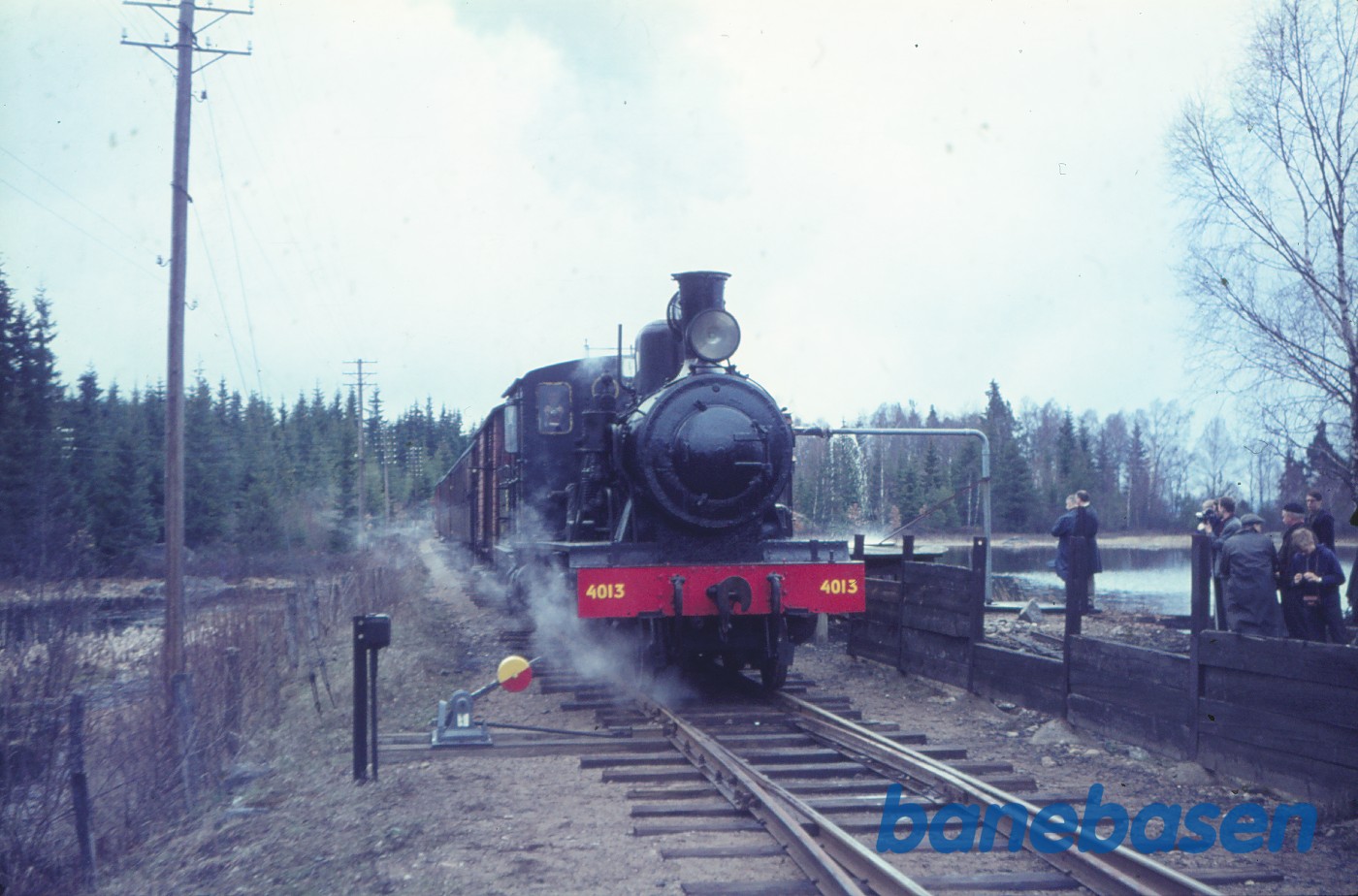 L2t 4013 med udflugtstog for DJK L2t 4013 med udflugtstog for DJK