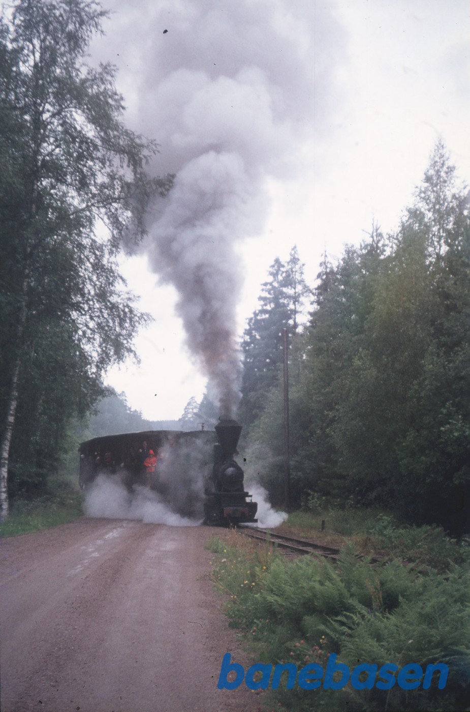 Damplokomotiv nr. 1 "Mormor" med veterantog Damplokomotiv nr. 1 "Mormor" med veterantog