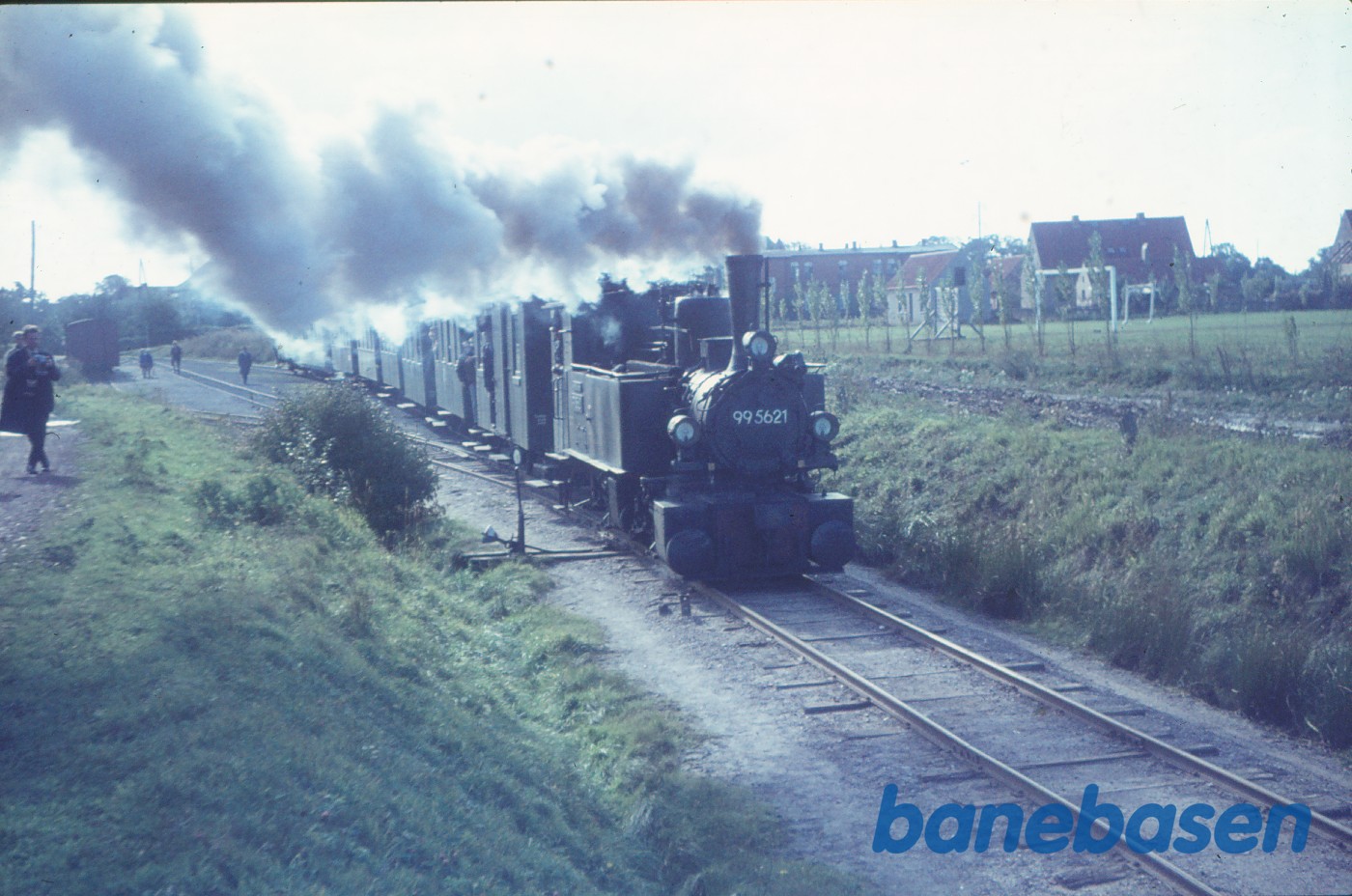 Damplokomotiv 99 5621 med udflugtstog for DJK Damplokomotiv 99 5621 med udflugtstog for DJK