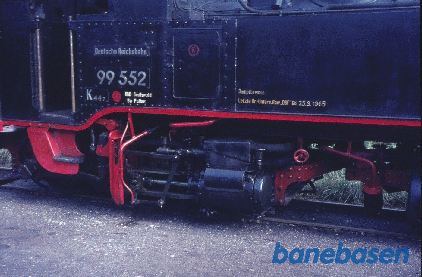 Damplokomotiv 99 552, gangtøj og cylinder, højre side Damplokomotiv 99 552, gangtøj og cylinder, højre side