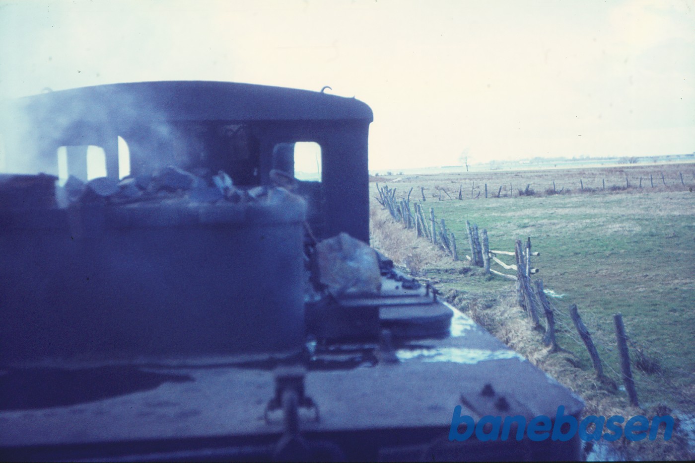 Vue fra personvogn mod damplokomotiv 99 4652 Vue fra personvogn mod damplokomotiv 99 4652