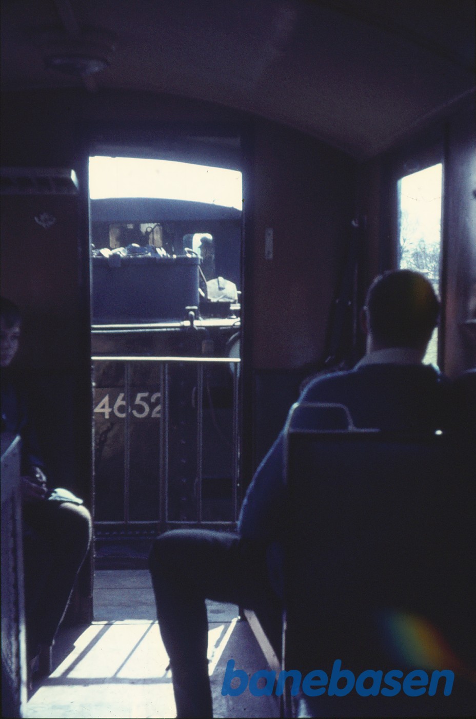 Vue fra personvogn mod damplokomotiv 99 4652 Vue fra personvogn mod damplokomotiv 99 4652