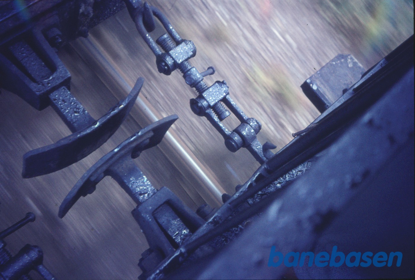 Midterpuffer og koblinger mellem personvogne Midterpuffer og koblinger mellem personvogne