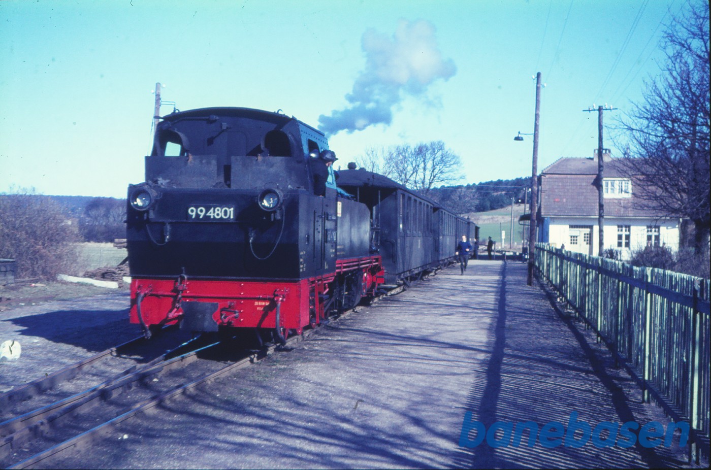 Damplokomotiv 99 4801 med persontog Damplokomotiv 99 4801 med persontog