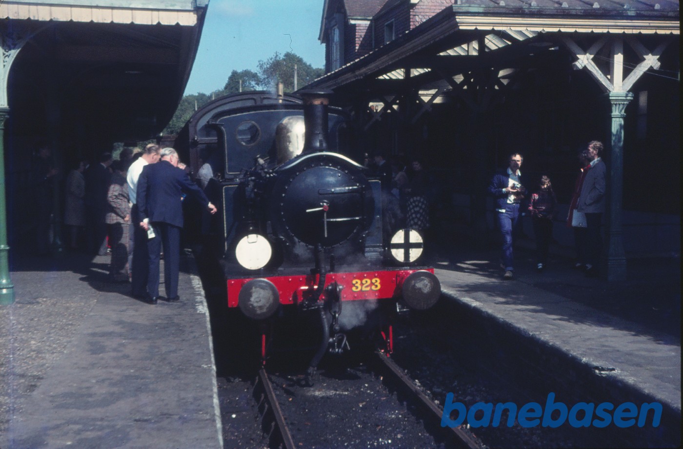 Damplokomotiv South Eastern & Chatham Railway P-class nr. 323 "BLUEBELL" Damplokomotiv South Eastern & Chatham Railway P-class nr. 323 "BLUEBELL"