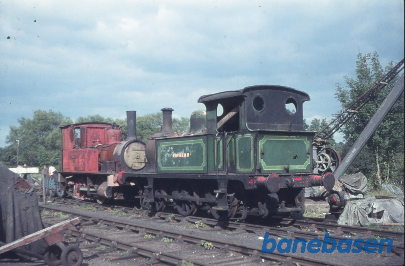 Damplokomotiv Bowater Paper Mill "Pioneer II" + Dorking Greystone Lime Co. No. 3 "Captain Baxter" Damplokomotiv Bowater Paper Mill "Pioneer II" + Dorking Greystone Lime Co. No. 3 "Captain Baxter"