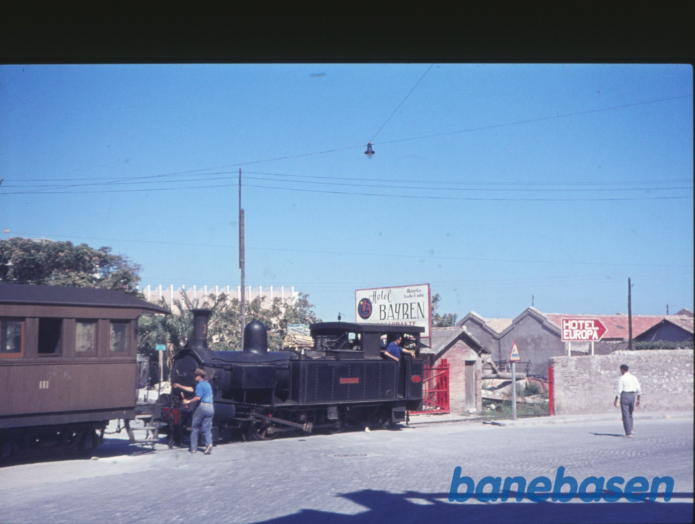 Damplokomotiv nr. 1 "GANDIA" med persontog Damplokomotiv nr. 1 "GANDIA" med persontog