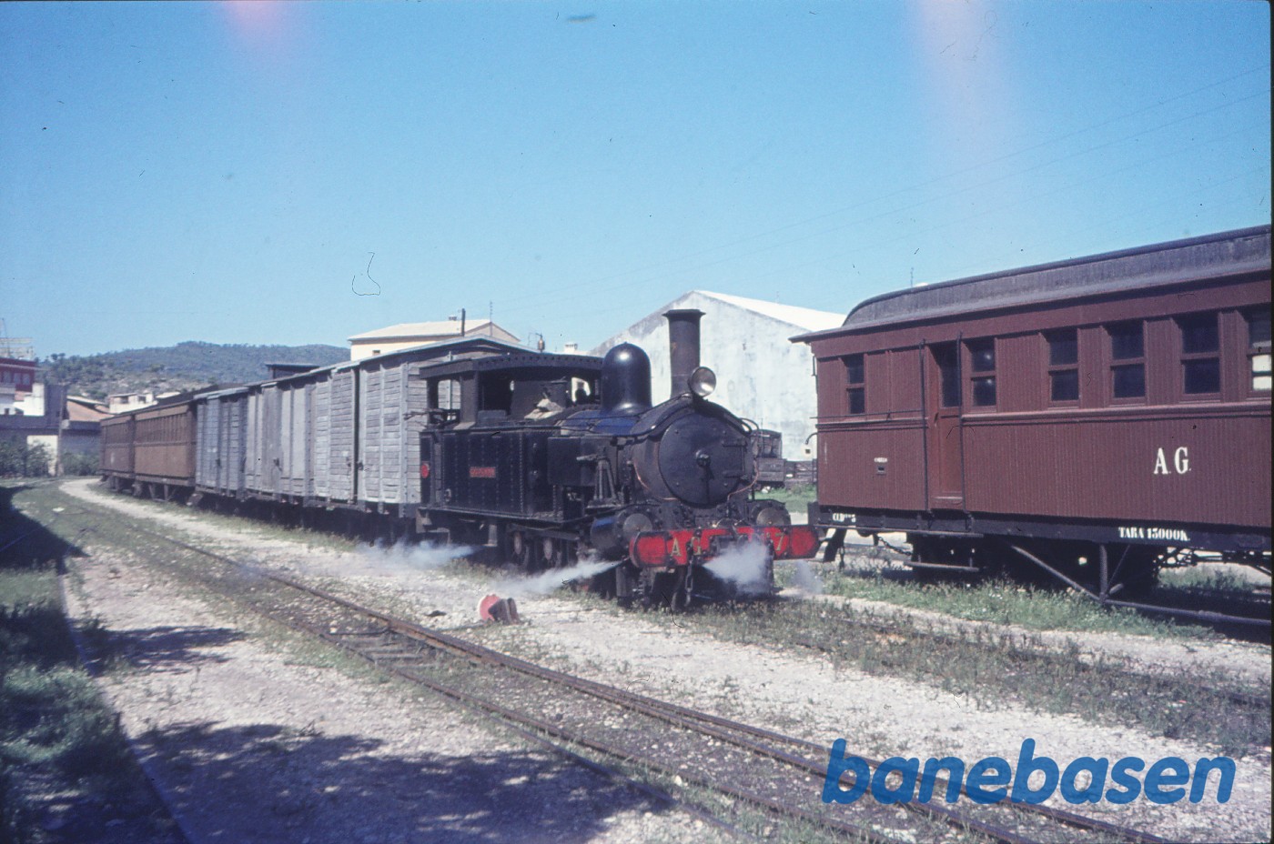 Damplokomotiv nr. 7 "COCENTAINA" rangerer Damplokomotiv nr. 7 "COCENTAINA" rangerer