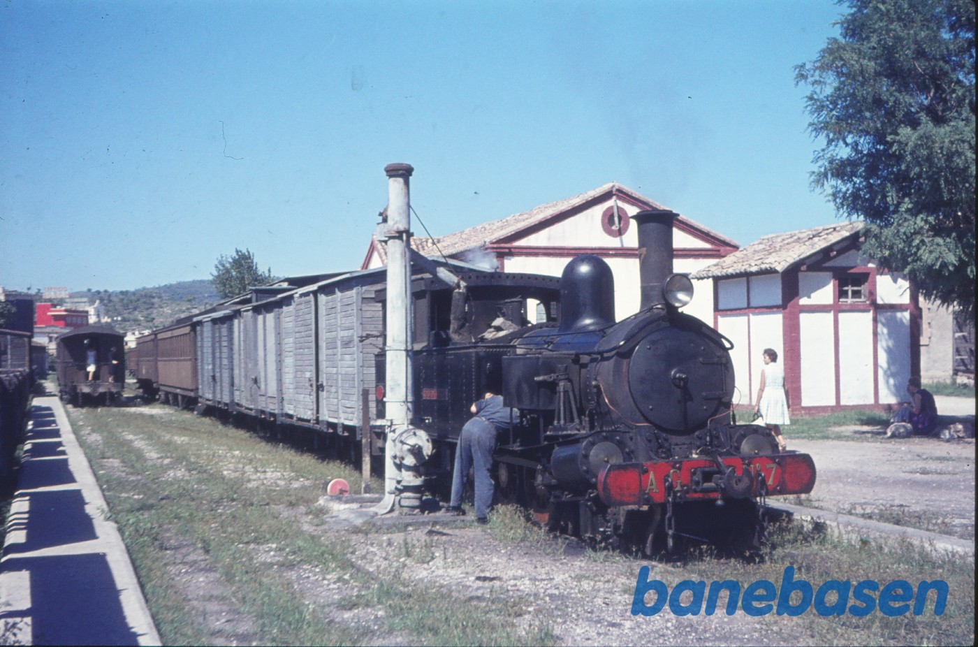 Damplokomotiv nr. 7 "COCENTAINA" med blandettog Damplokomotiv nr. 7 "COCENTAINA" med blandettog