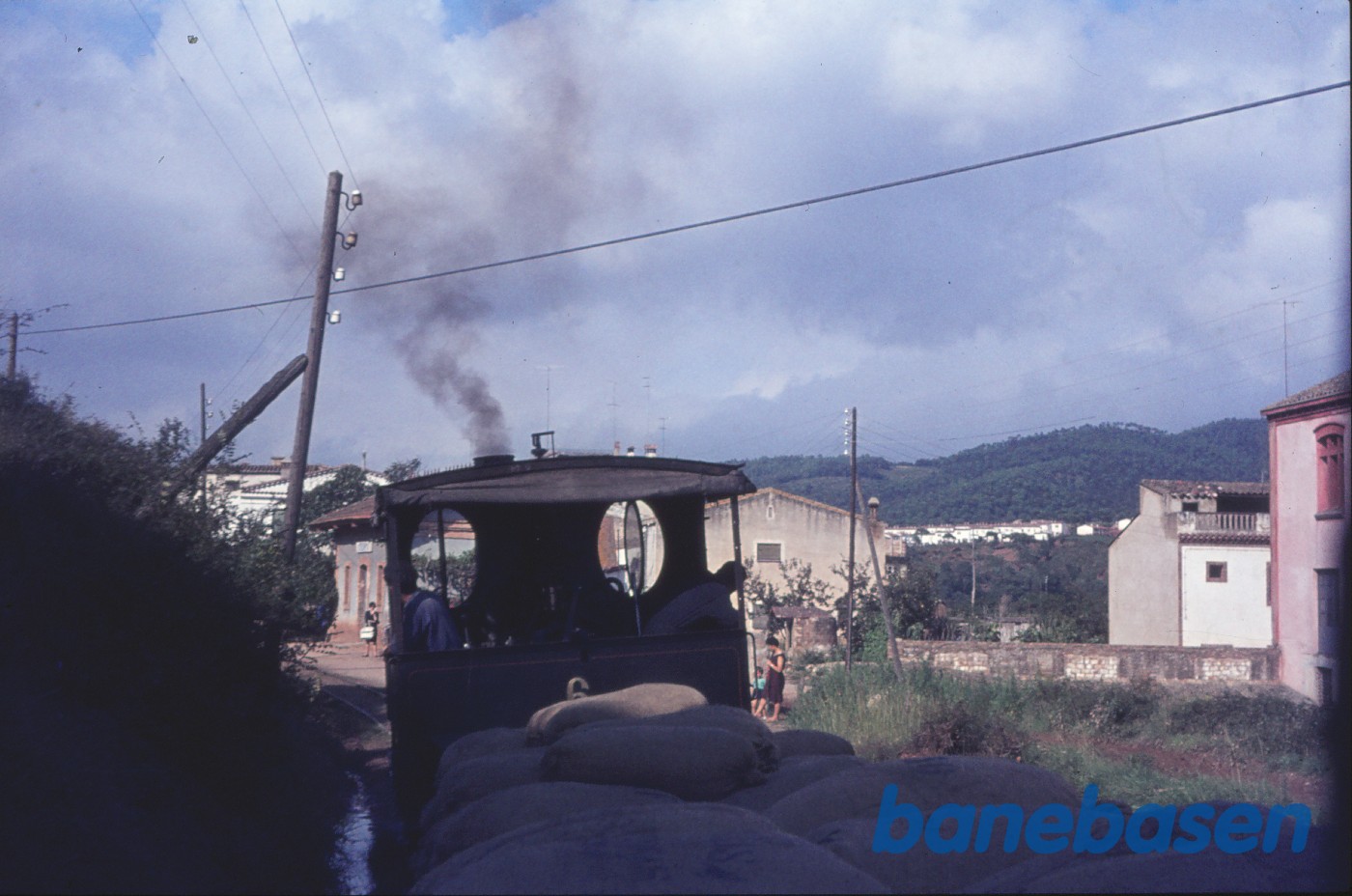 Damplokomotiv nr. 6 med blandettog Damplokomotiv nr. 6 med blandettog