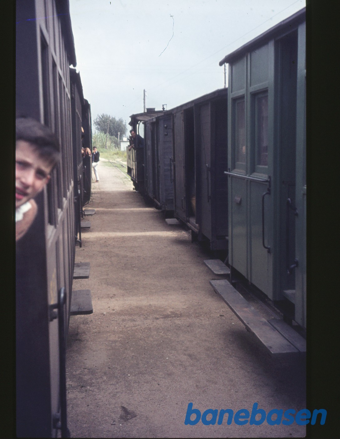 Krydsning midtvejs på banen Krydsning midtvejs på banen