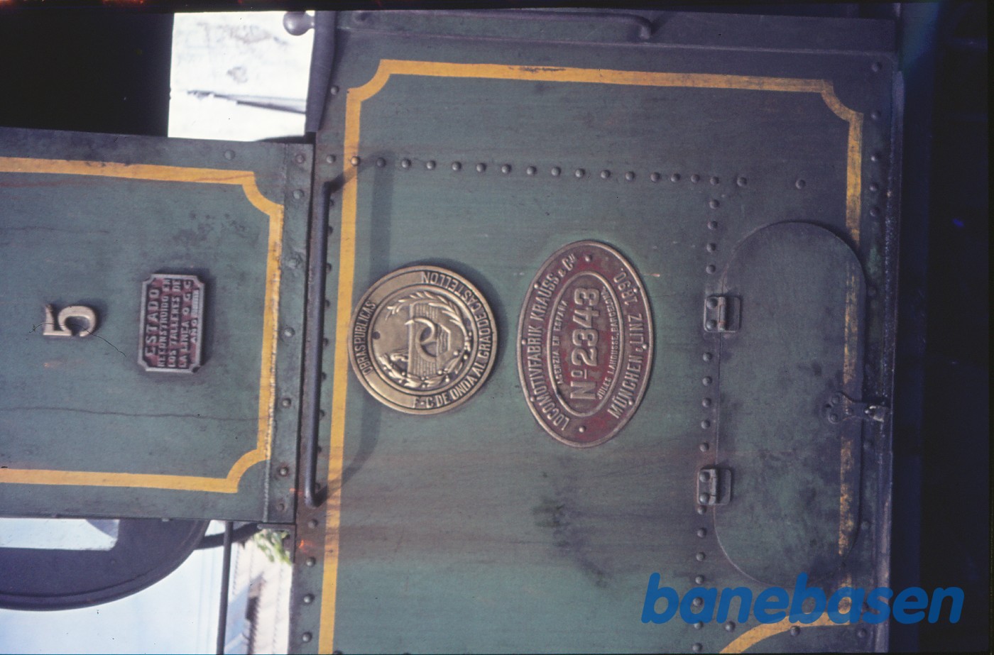 Fabriksplade på damplokomotiv nr. 5 Fabriksplade på damplokomotiv nr. 5