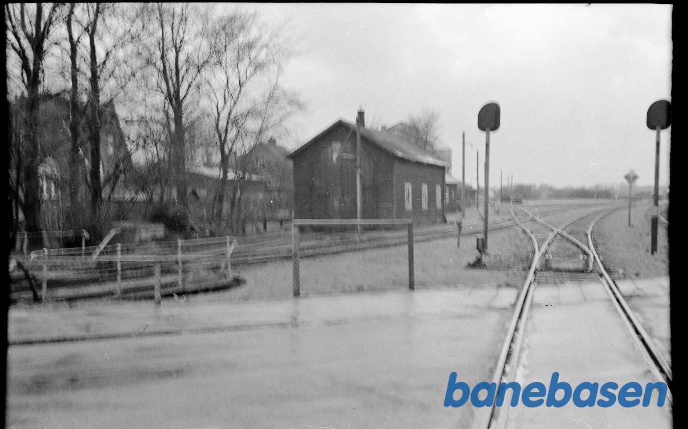 Drejeskive, remise og vandkran Drejeskive, remise og vandkran