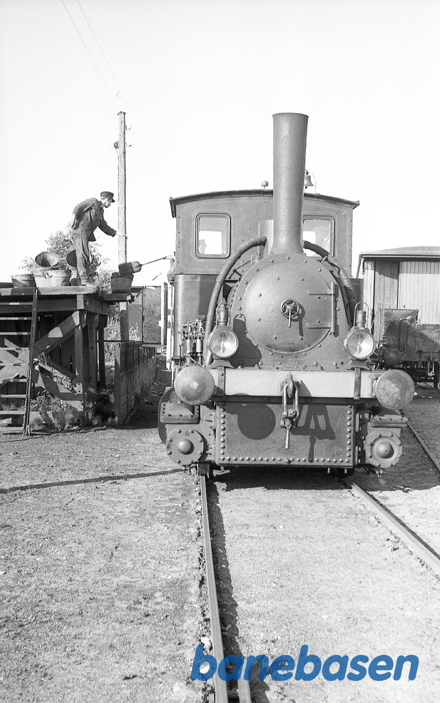 Damplokomotiv ØSJS nr. 3, kultagning Damplokomotiv ØSJS nr. 3, kultagning