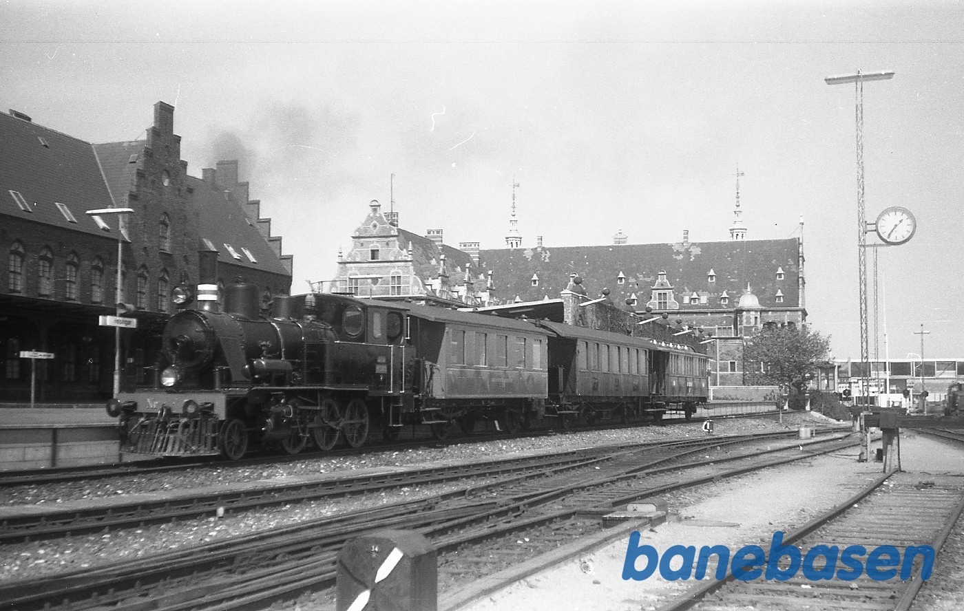 ØSJS nr. 7 med veterantog ØSJS nr. 7 med veterantog